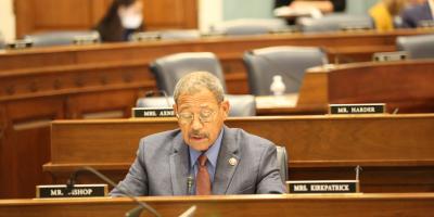 Congressman Sanford D. Bishop, Jr. (GA02) leads the U.S. House Agriculture Committee in adopting a resolution establishing July as National Blueberry Month